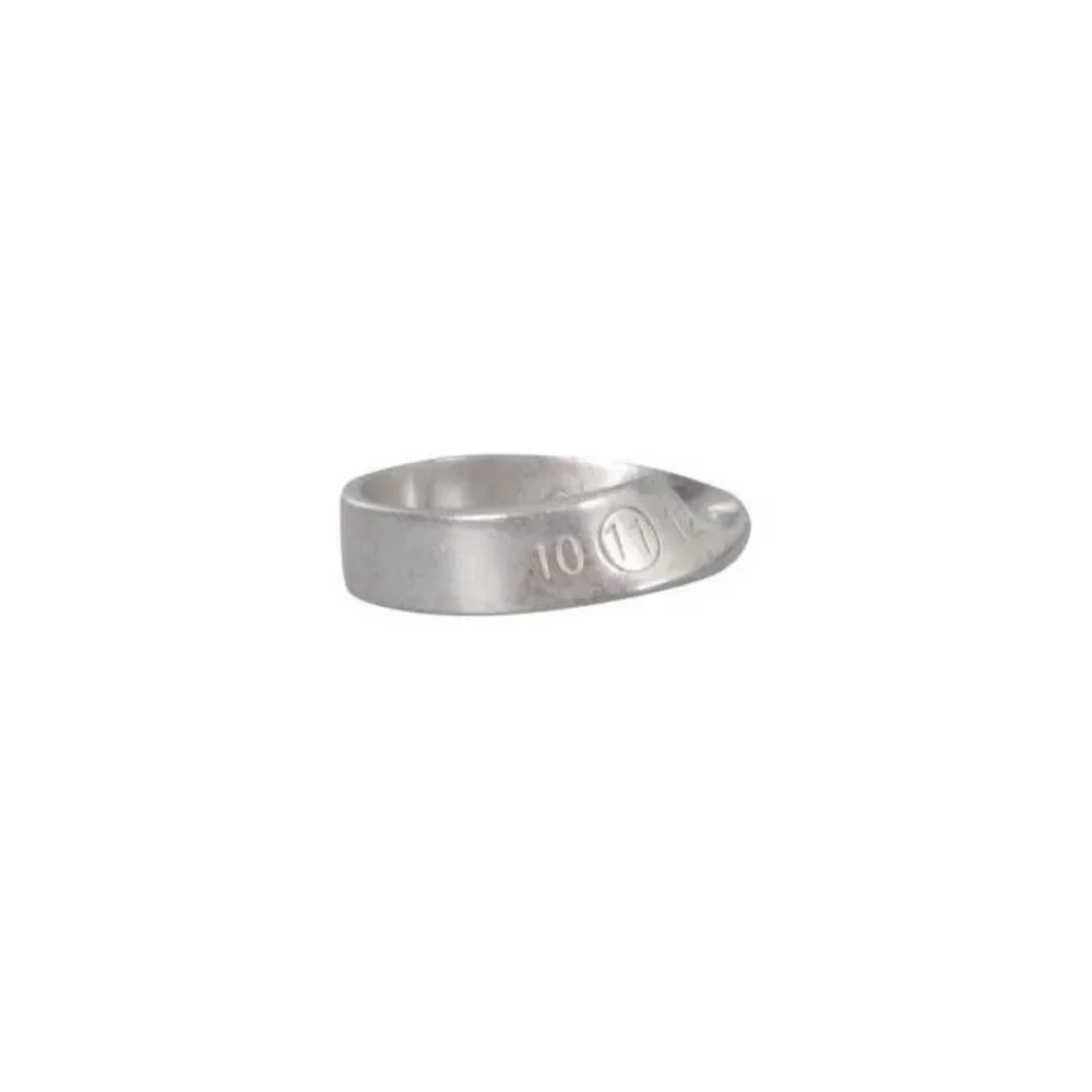 Twist Ring